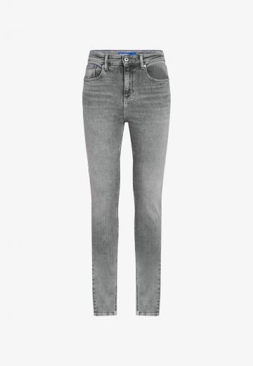 Узкие джинсы