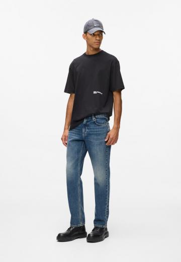 Прямые джинсы