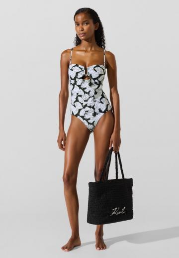 Слитный купальник