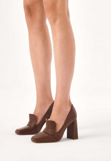 Туфли на высоком каблуке