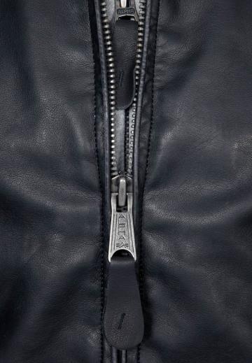 Куртка бомбер