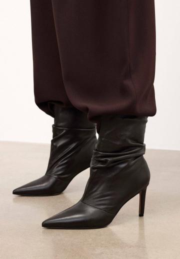 Высокие сапоги