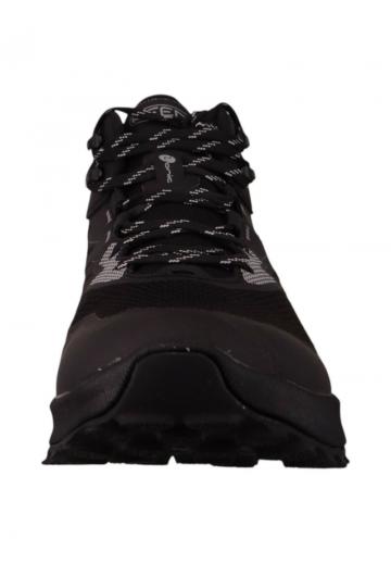 Походные кроссовки