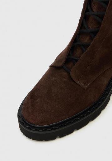 Ботинки на шнуровке