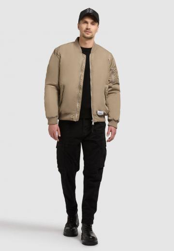 Куртка бомбер