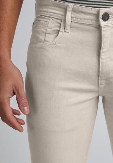 Узкие джинсы