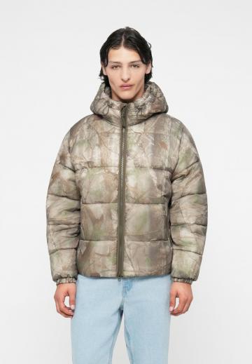 Зимняя куртка