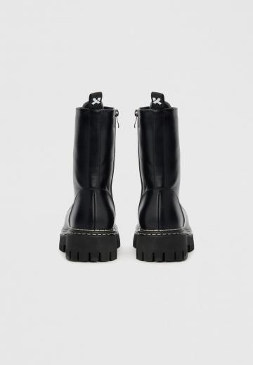 Ботинки на шнуровке