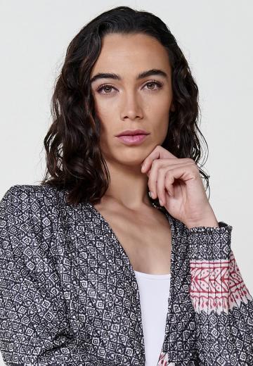 Жаккардовая вязаная кофта