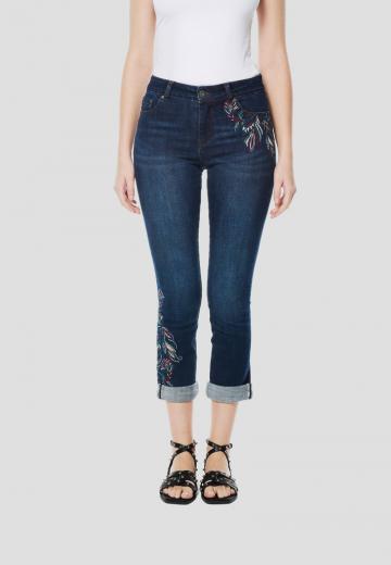 Короткие джинсы