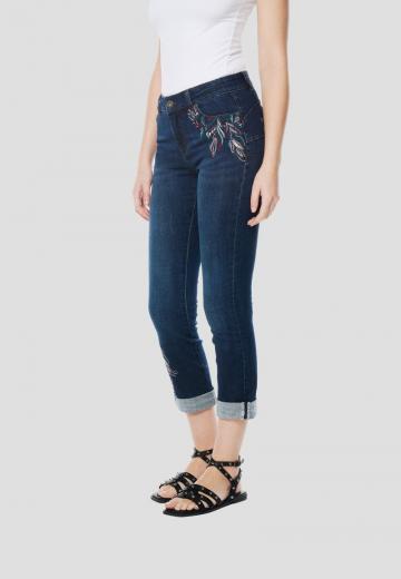 Короткие джинсы