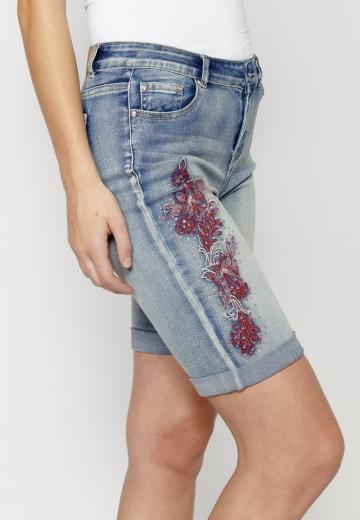 Джинсовые шорты