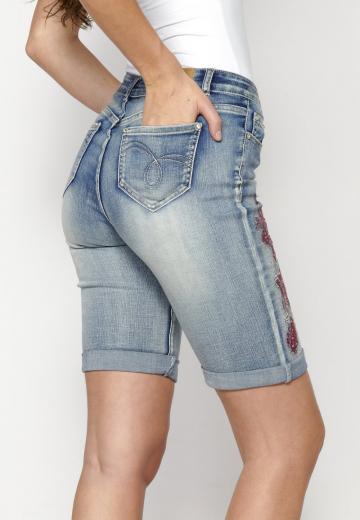 Джинсовые шорты