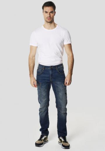 Узкие джинсы