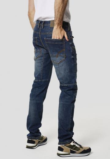 Узкие джинсы