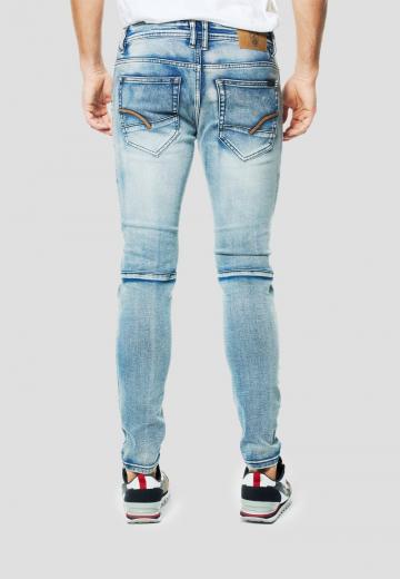 Узкие джинсы