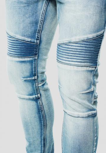 Узкие джинсы