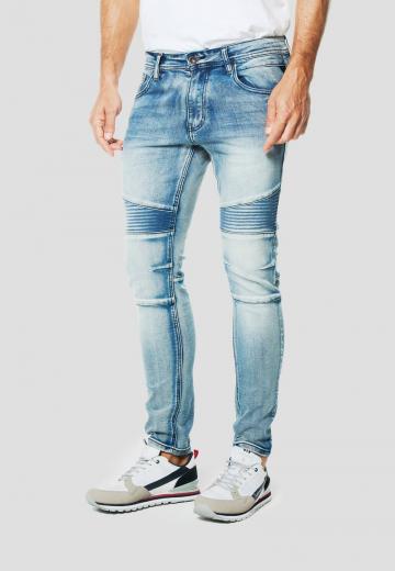 Узкие джинсы