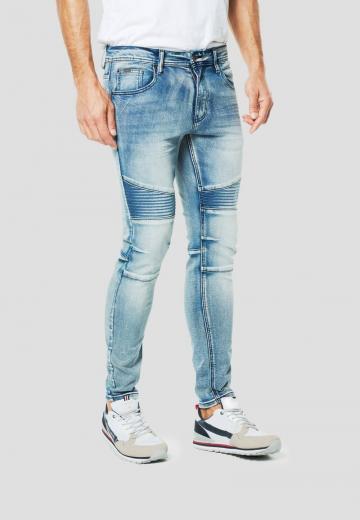 Узкие джинсы