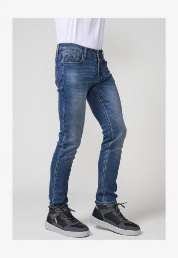 Узкие джинсы