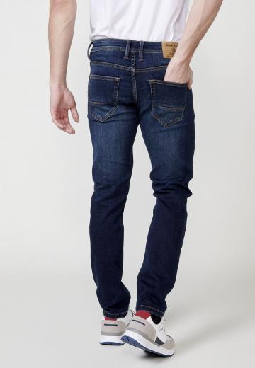 Узкие джинсы