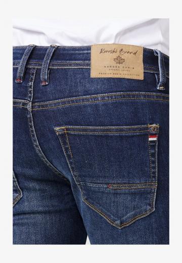 Узкие джинсы