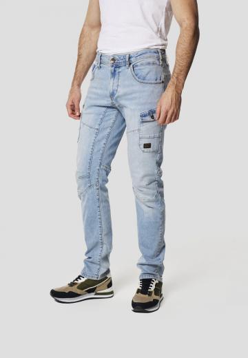 Узкие джинсы