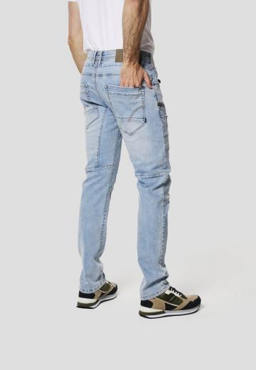 Узкие джинсы