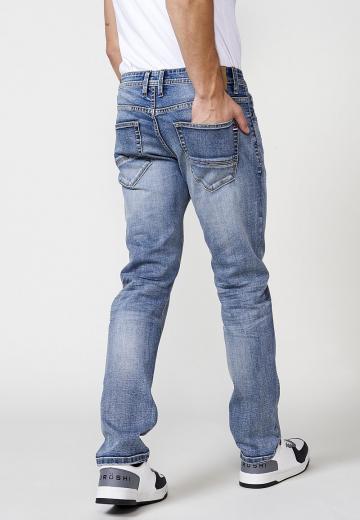 Прямые джинсы