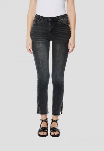 Короткие джинсы