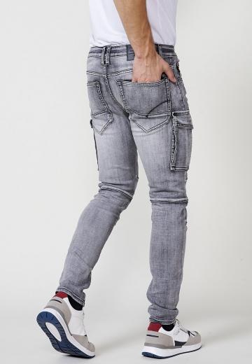 Узкие джинсы