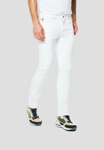 Узкие джинсы