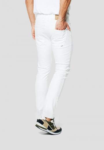 Узкие джинсы