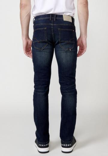 Узкие джинсы