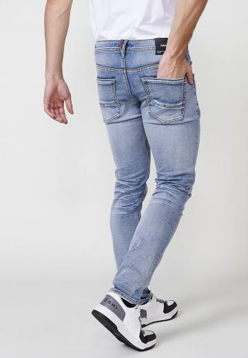 Узкие джинсы