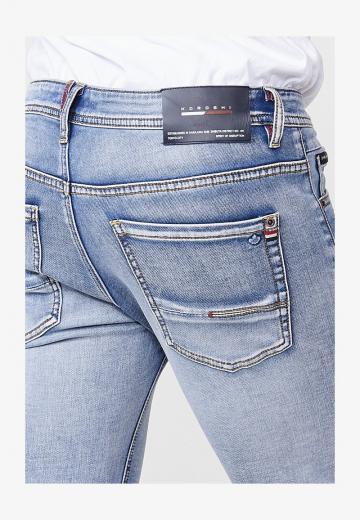 Узкие джинсы