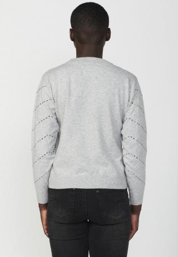 Пуловер в полоску