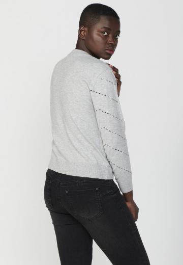 Пуловер в полоску