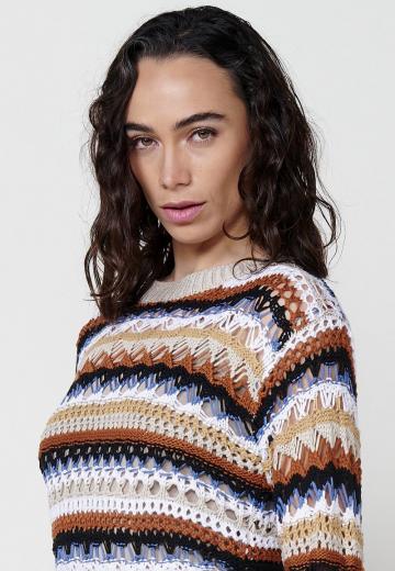 Пуловер в полоску