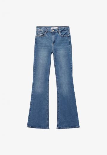 Клешеные джинсы