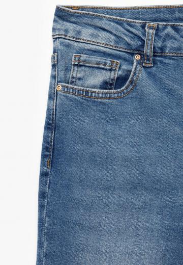 Клешеные джинсы