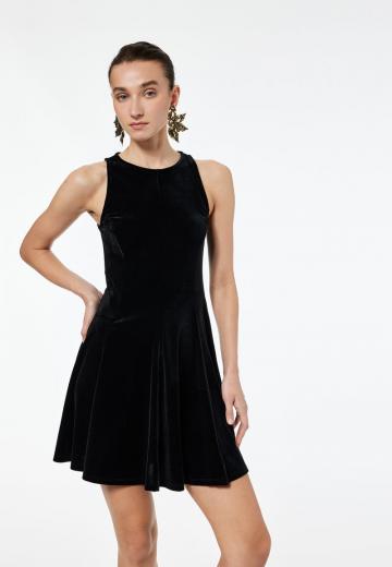 Короткое платье