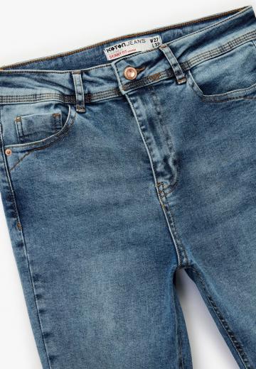 Узкие джинсы