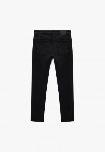 Узкие джинсы