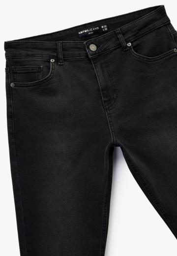 Узкие джинсы