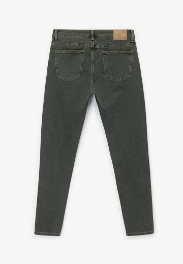 Узкие джинсы