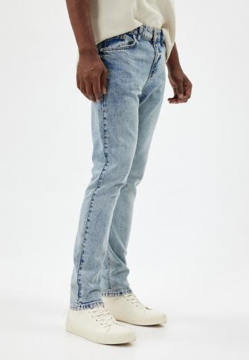 Узкие джинсы