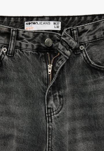 Прямые джинсы