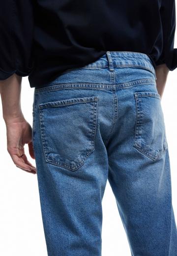 Прямые джинсы
