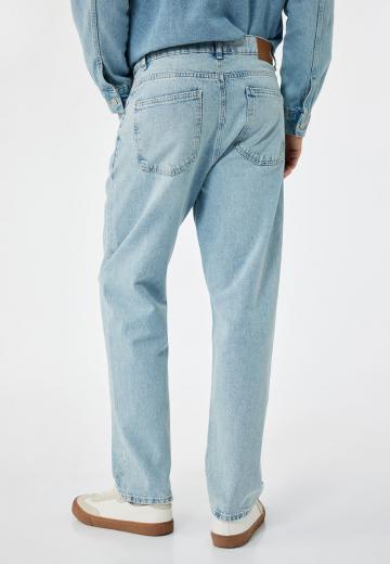 Прямые джинсы